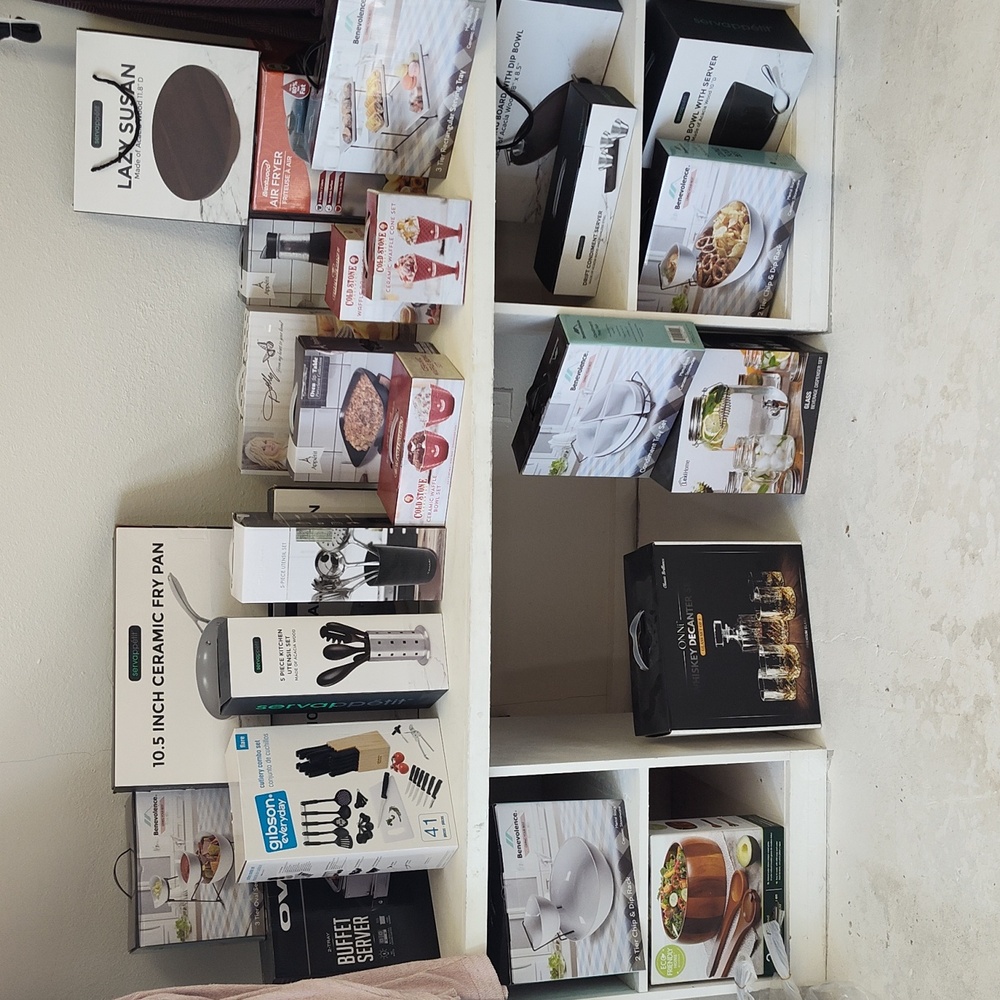 A Bunch Of Cookware 30 Items A Bundle Deal